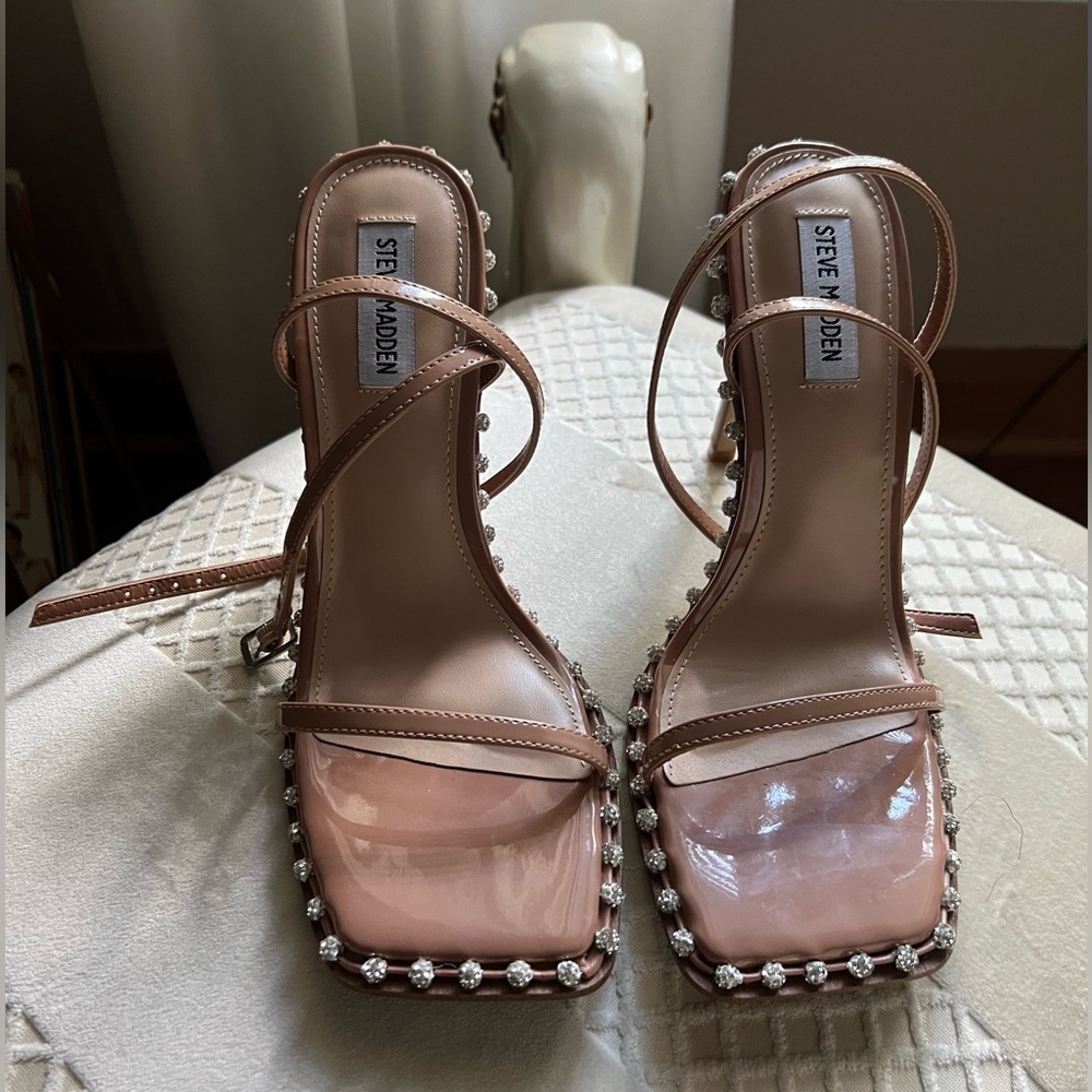 Never Worn Steve Madden Nude Heels